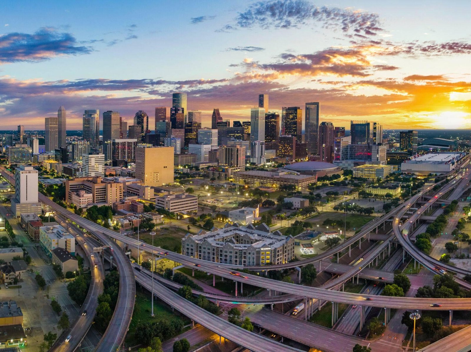 Houston or Dallas: Which City Should You Explore First?
