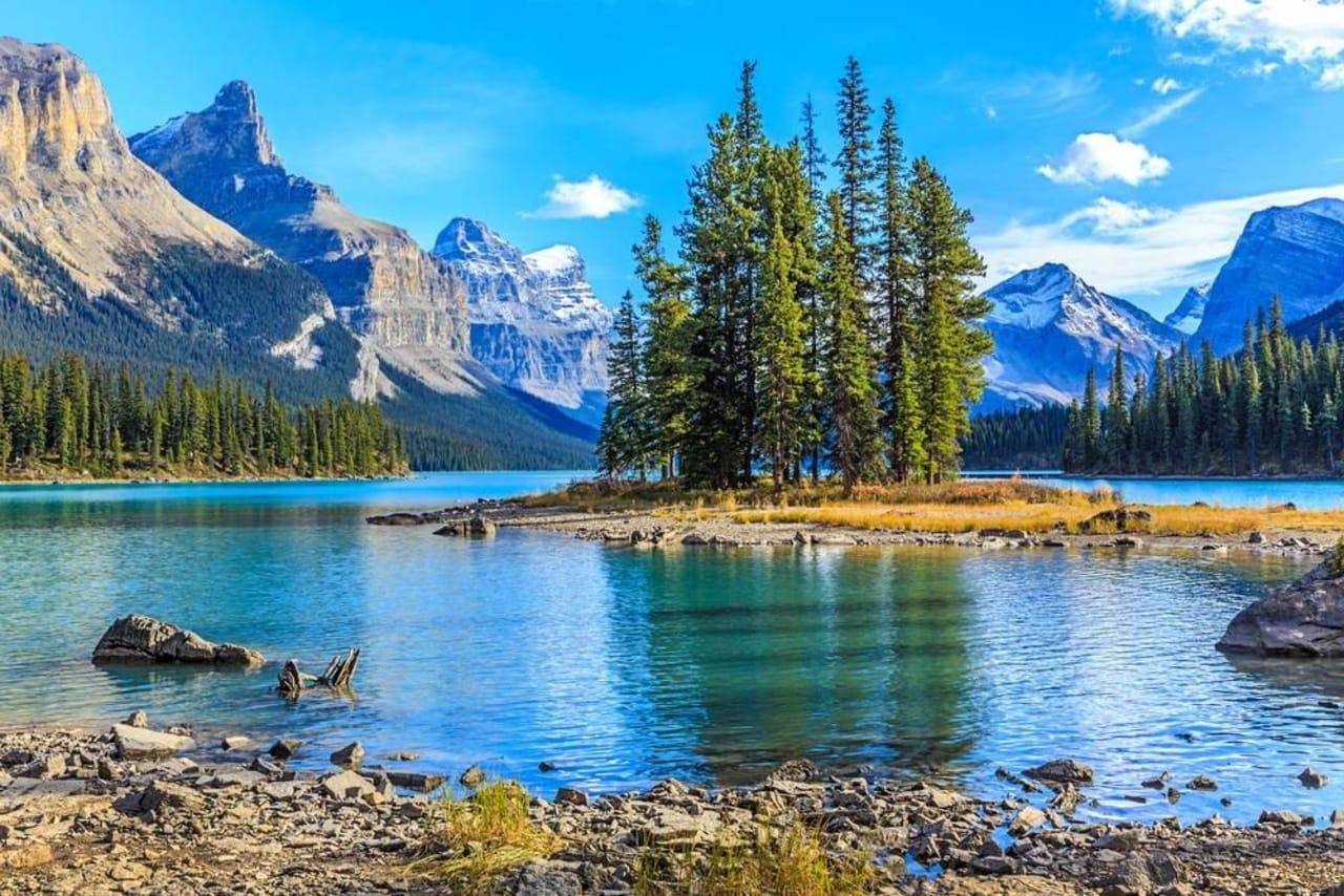 Best places to visit in Canada during October’s beauty