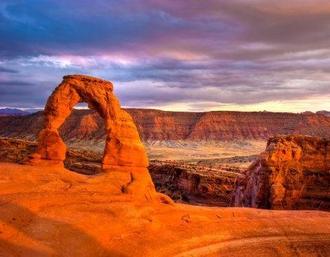 An invitation to experience the wonders of America today