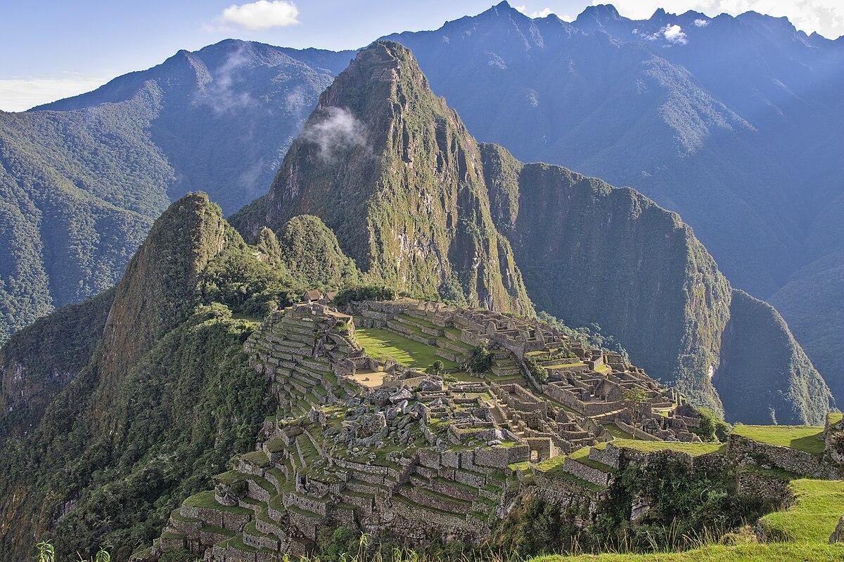 - Unraveling the Mysteries of Machu Picchu: ⁤A Guide to​ Perus ⁢Iconic ⁣Landmark