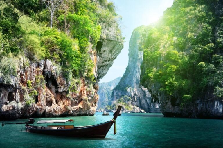 When is the worst time to visit Thailand: things to consider