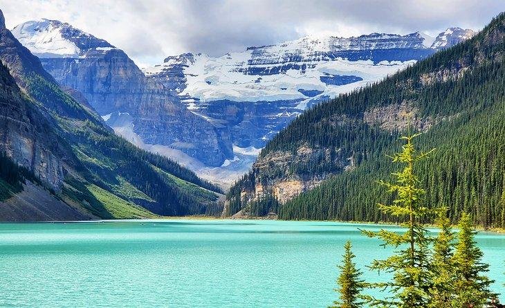Explore charming Canadian destinations near Washington State