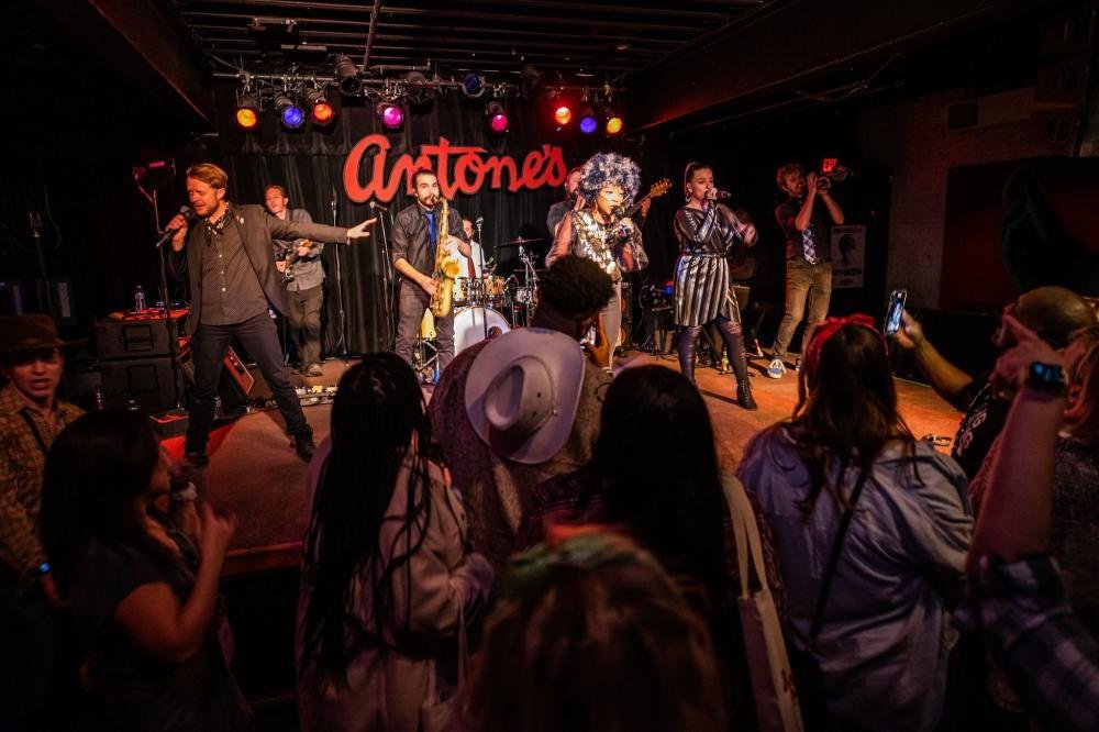 Explore Austins Vibrant music Scene