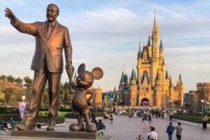 Best Day to Visit Tokyo Disneyland – Insider Tips