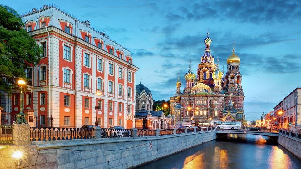 Exploring St. Petersburg’s Must-Visit Destinations and Charm