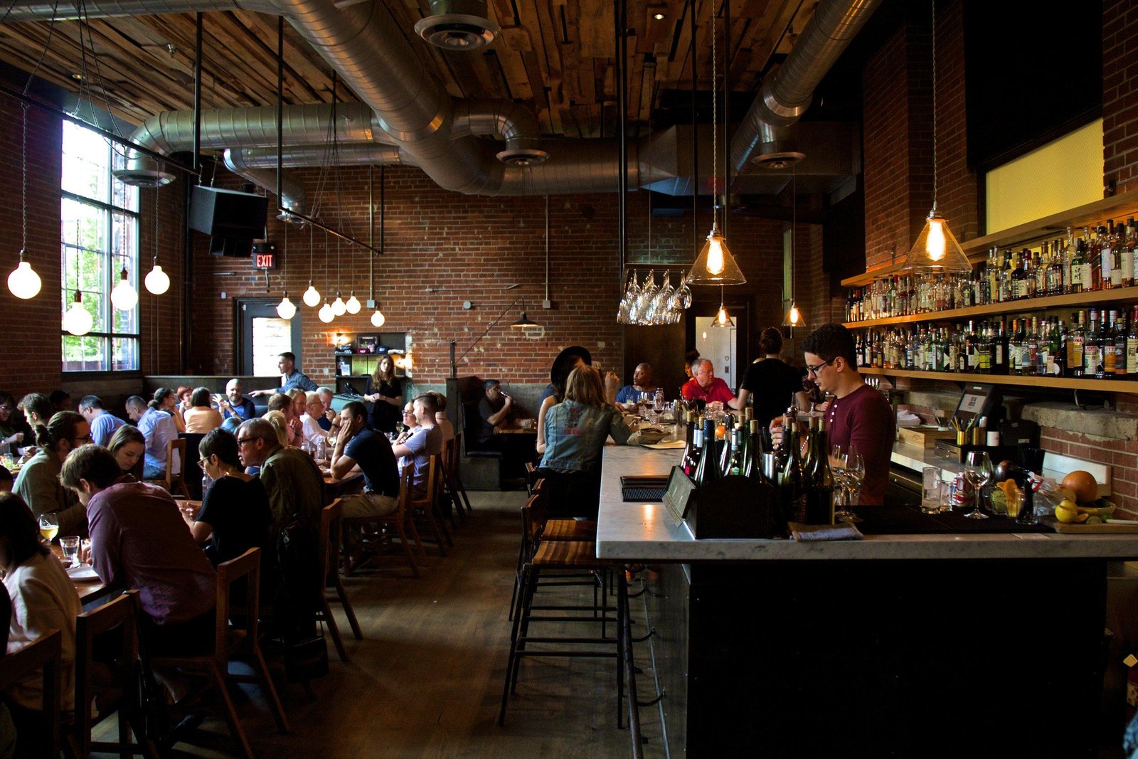 Restaurants to Visit in Nashville – Must-Try Eateries