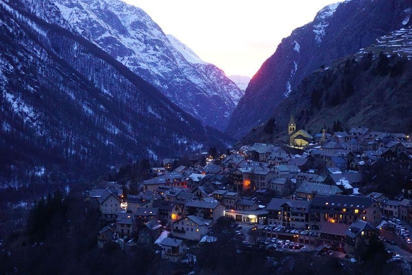 Exploring Picturesque alpine Villages for a⁤ Cozy November⁤ Getaway