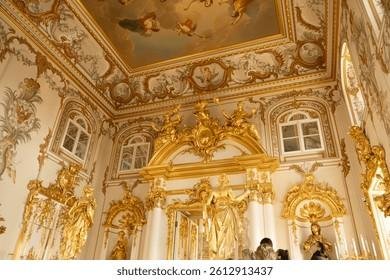 Gilded Grandeur: Exploring the Splendid Wat Phra Kaew