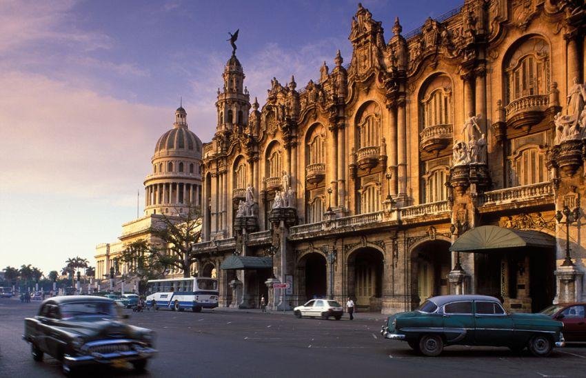 Exploring⁣ the Enchantment of Havanas historic Architecture and Vibrant ‌Streets