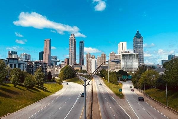 -‌ Exploring ‍atlanta: A Vibrant ⁤City with Rich History and Modern Attractions