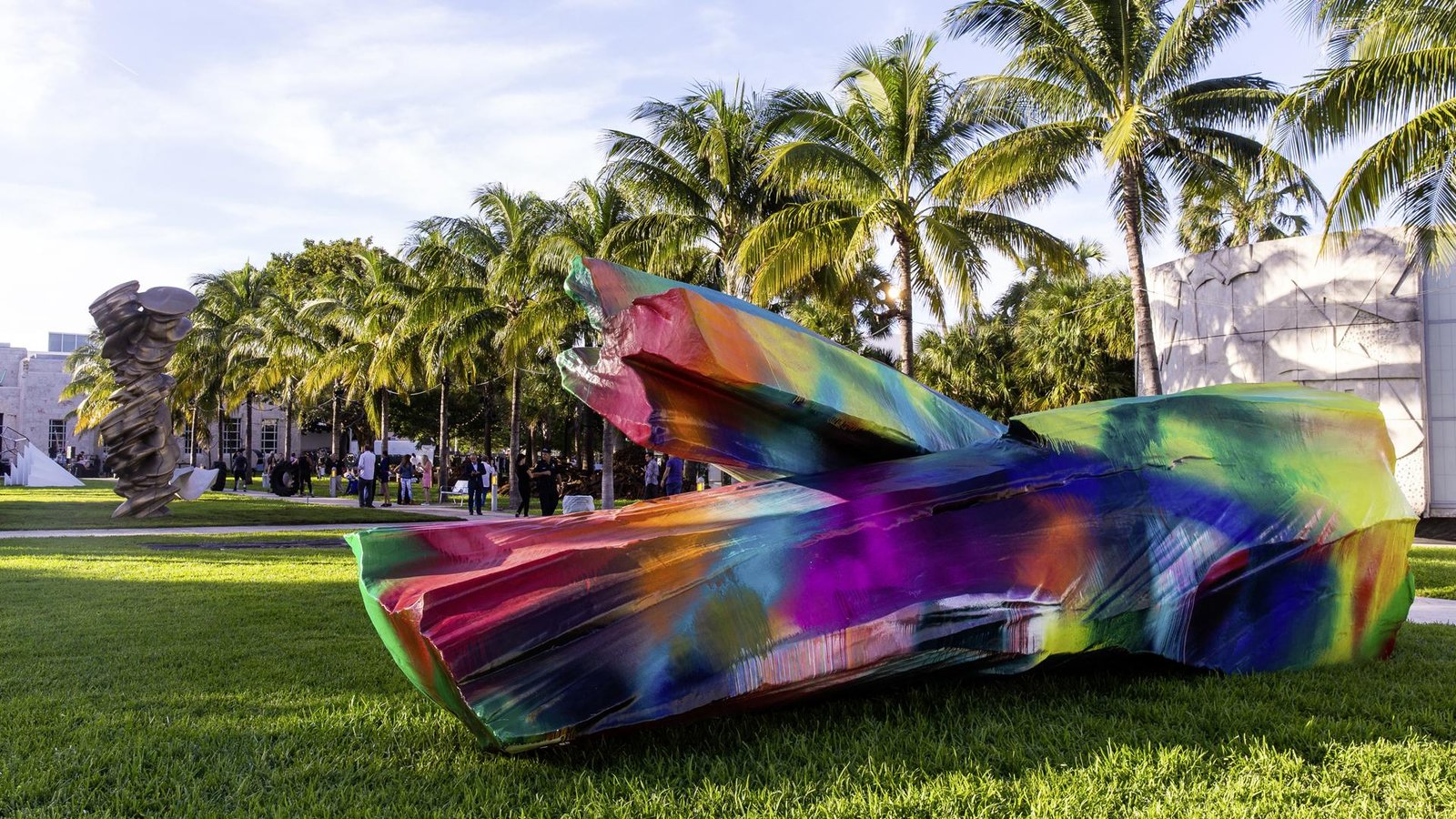 Explore Miamis Vibrant Art Scene