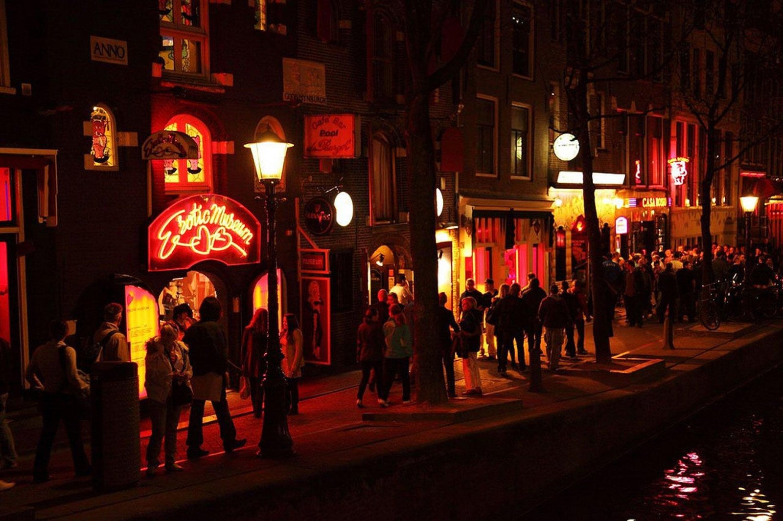 Ideal season to Explore the Red Light District