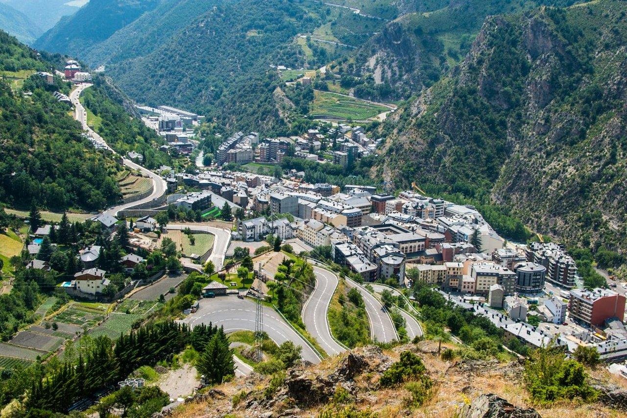 Unveiling the Charming Secrets ​of Sant Julià de Lòria​ through Nature Trails and Cultural Landmarks