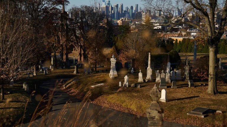 Cemeteries to visit in new orleans – hauntingly beautiful