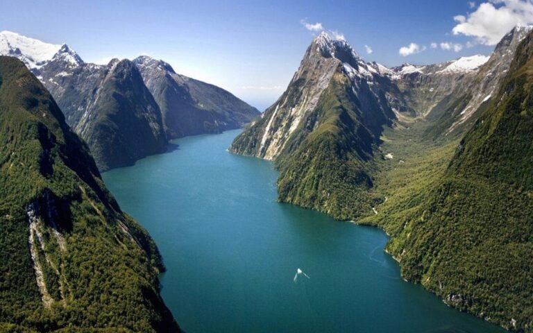 The Best Month to Visit New Zealand’s South Island – Guide