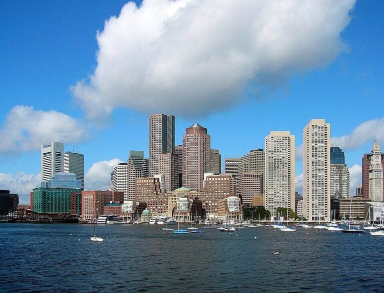 Best Time to Visit Boston in Fall – A Seasonal Guide