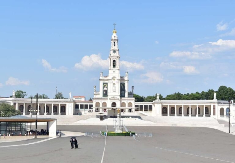 The Best Time to Visit Fatima, Portugal – A Helpful Guide