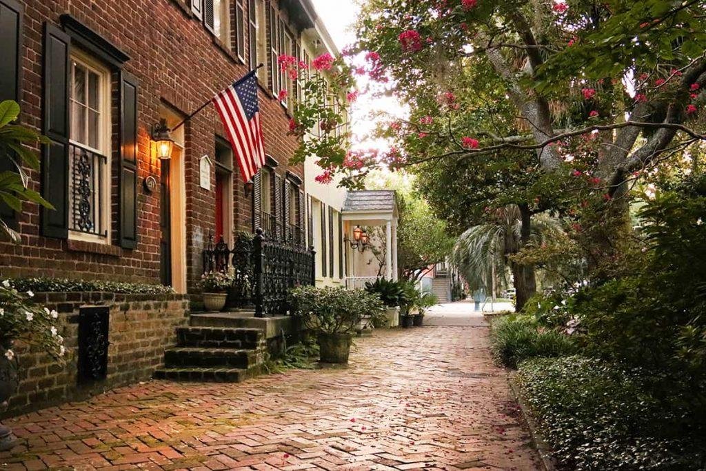 Exploring the Hidden ⁣Gem of ‍Savannahs Historic ⁢District ⁢and ‌its Southern ​Hospitality